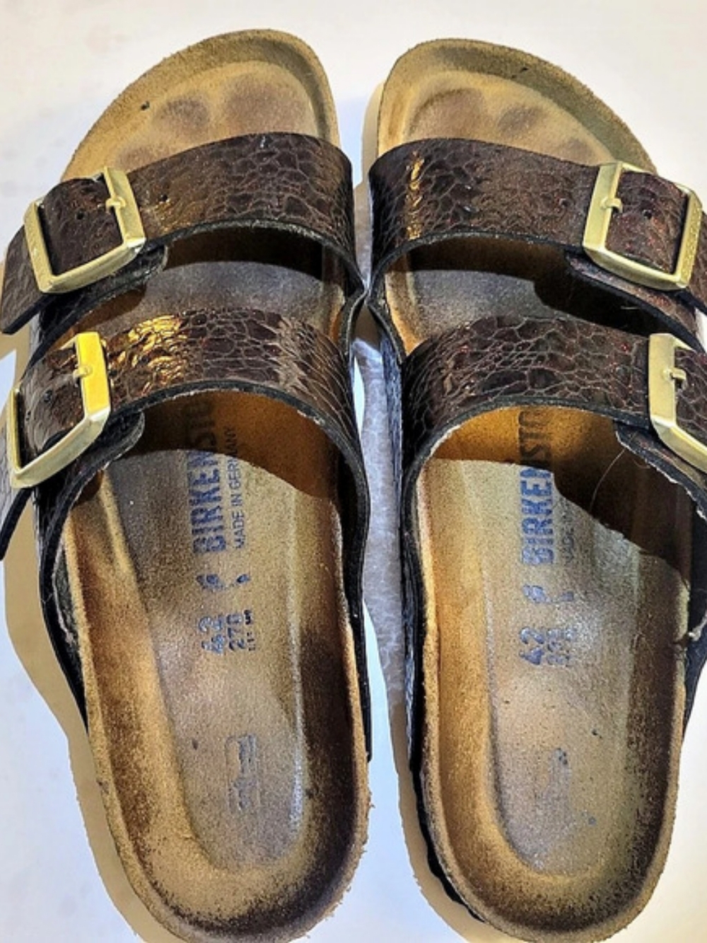 Birkenstock Arizona Magic Snake Bordeaux Maroon Sandles EU 42 M9W11 Reg/Narrow